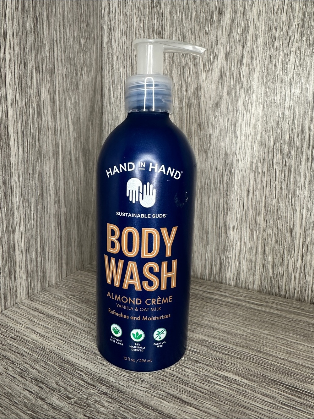 Hand in Hand Almond Crème Body Wash